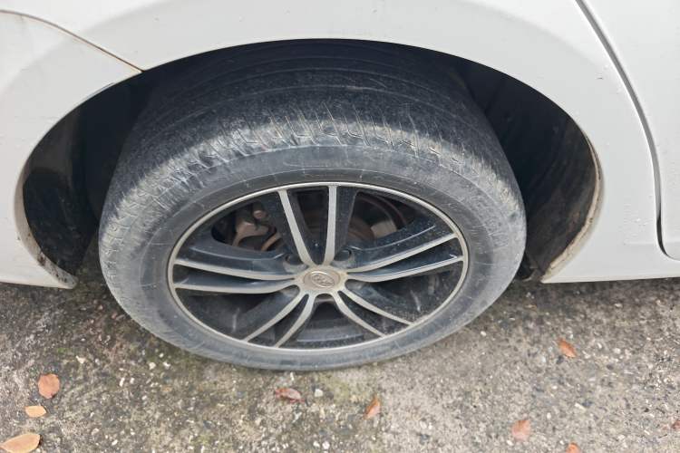 Used BYD Surui 2015 Revised Version 1.5L Manual Luxury Edition
