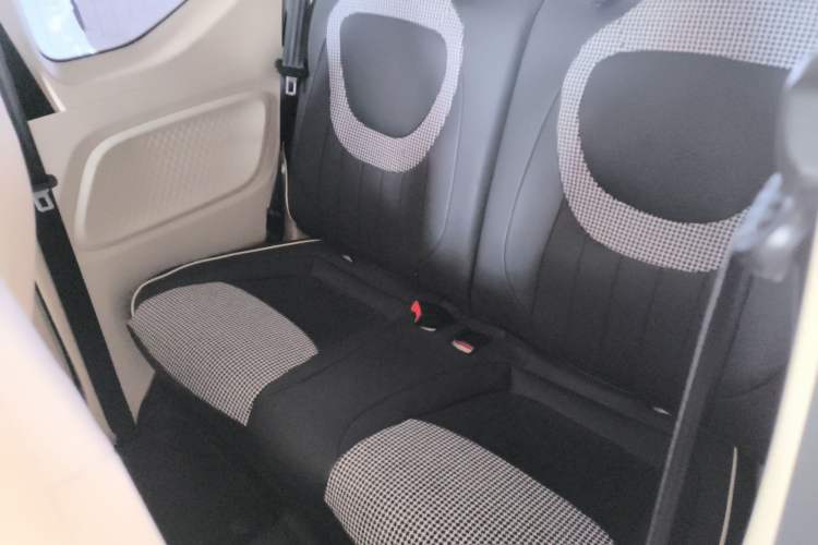 Used Wuling Hongguang MINIEV 2024 3rd Generation 215km Youth Edition Left Rear Seat
