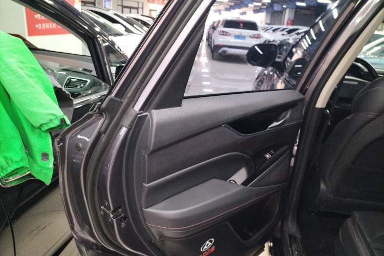 Used SAIC MAXUS D60 2022 1.5T Automatic Enjoyment Edition 6 Seats