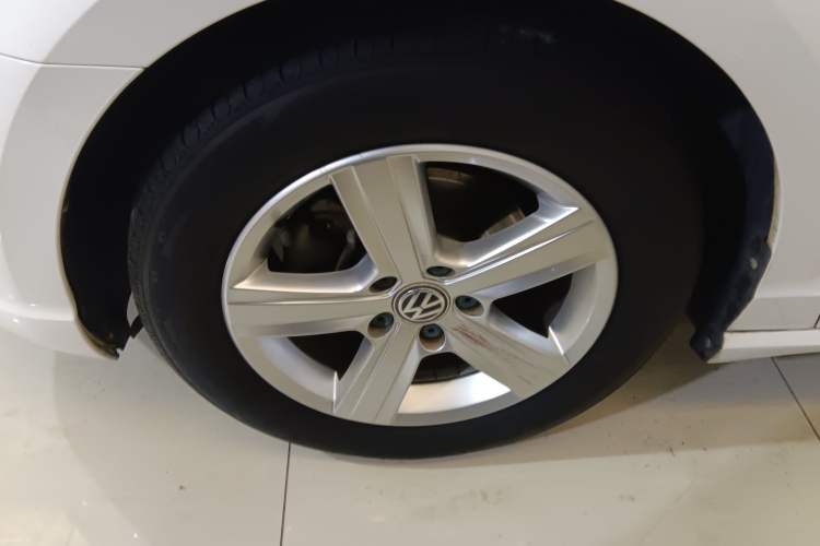 Used Volkswagen Lamando 2015 230TSI DSG Fashion Edition
