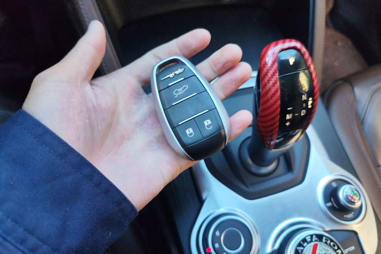 Used Alfa Romeo Stelvio 2017 2.0T 200HP Elite Edition
