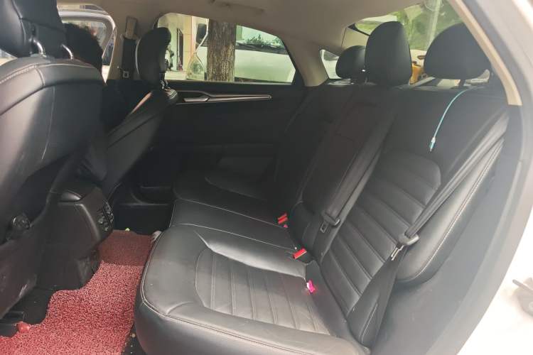 Used Ford Mondeo 2017 EcoBoost 180 Stylish Model Left Rear Seat