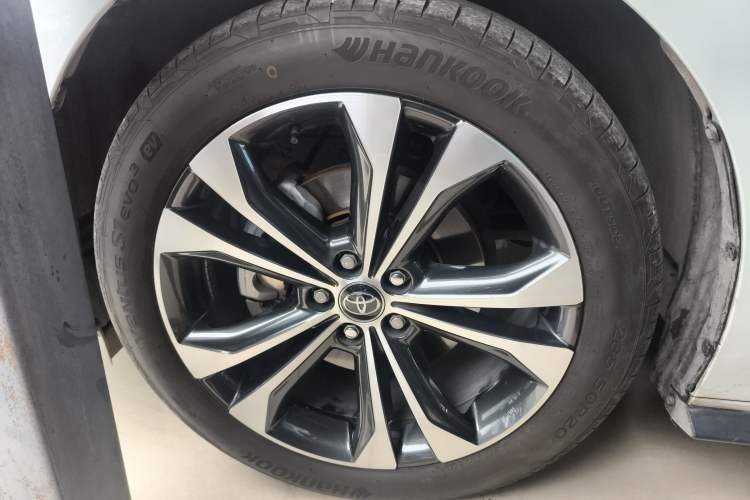 Used Toyota Granvia 2024 2.5L Hybrid Prestige PLUS Edition Left Front Wheel Hub