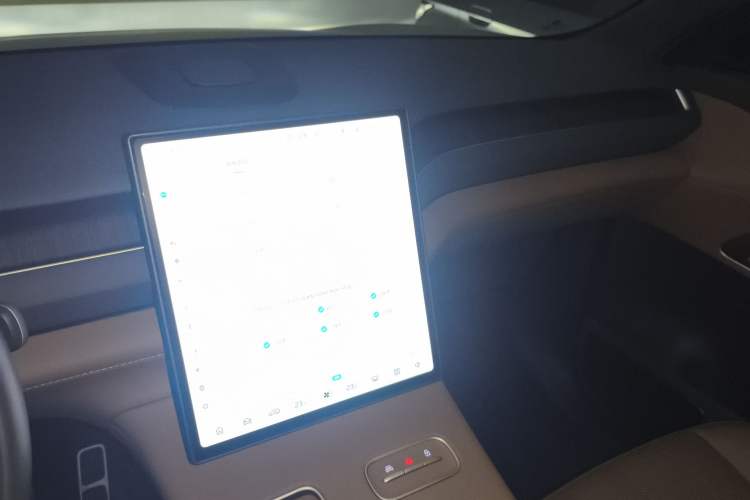 Used Nio ES8 2024 75 kWh Executive Edition Audio And AC Panel