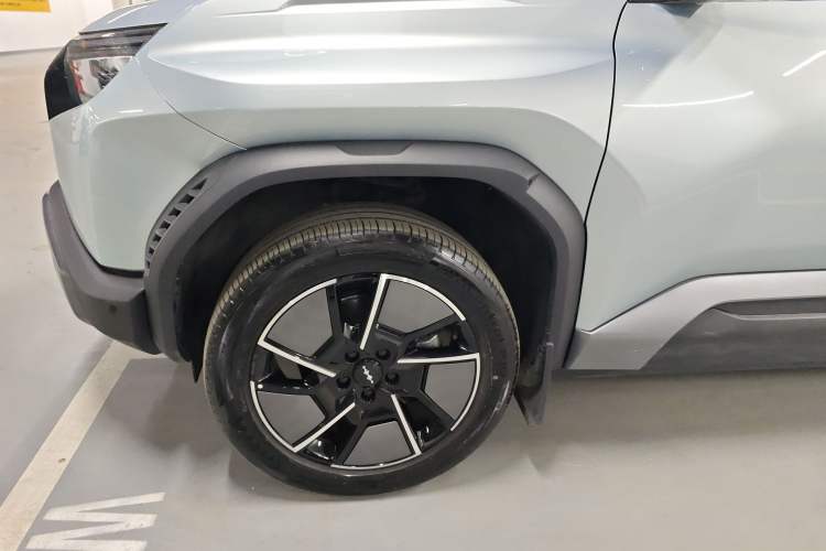 Used Formula Leopard Titanium 3 2025 501 km All-Wheel Drive Intelligent Driving Max Edition Left Front Wheel Hub