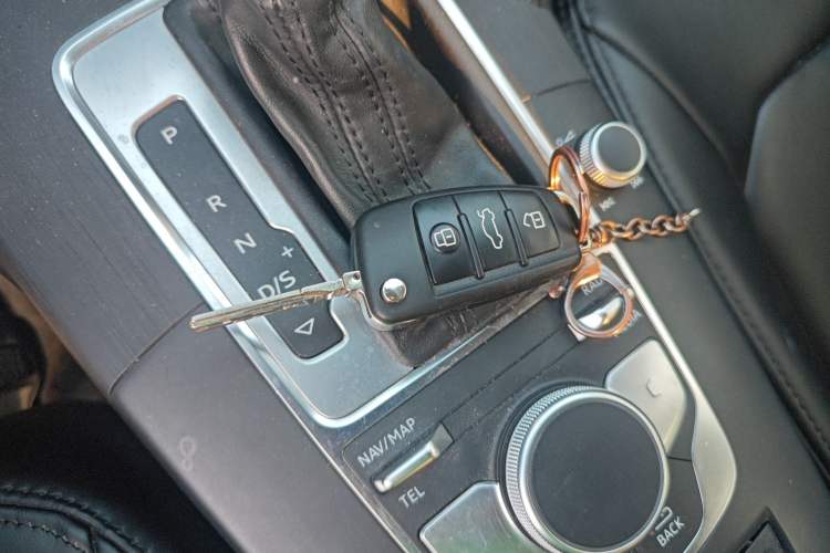 Used Audi A3 2020 Restyled Sportback 35 TFSI Entry-Level China VI Emission Standard Vehicle Key