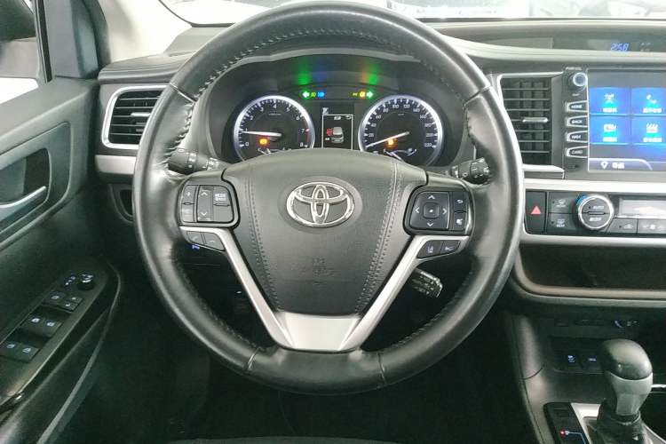 Used Toyota Highlander 2018 2.0T Four-Wheel Drive Luxury Version 7 Seats China VI Standard
