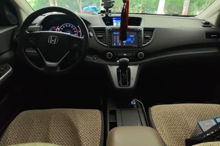 Used Honda CR-V 2013 2.4L four-wheel drive luxury version Center Console