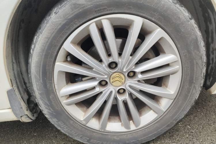Used Citroen C4L 2013 1.8L Automatic Jingzhi Edition Right Front Wheel Hub