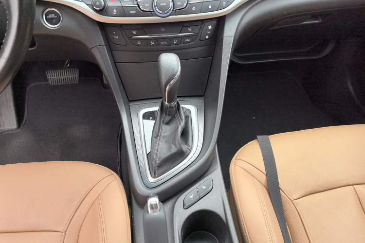 Used Buick Excelle GX 2018 18T Automatic Flagship Model
