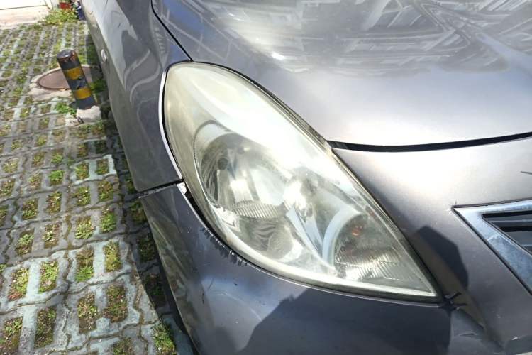 Used Nissan Sunny 2011 1.5XL Manual Deluxe Edition Right Front Headlight
