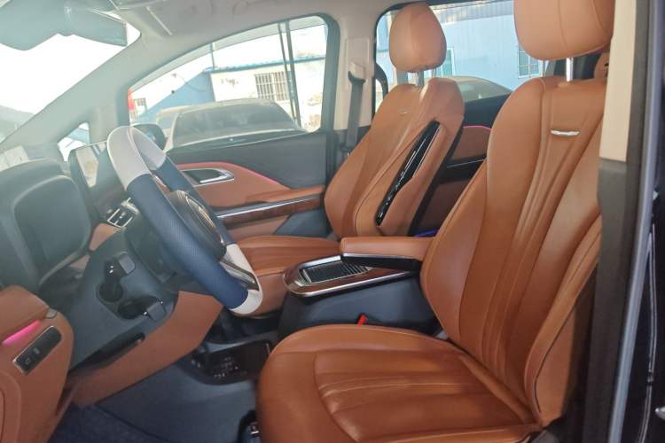 Used Hongqi HQ9 2023 2.0T Smart Connect Flagship Edition
