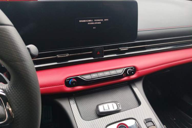 Used GAC Trumpchi EMPOW 2021 270T DCT J16 Version Audio And AC Panel