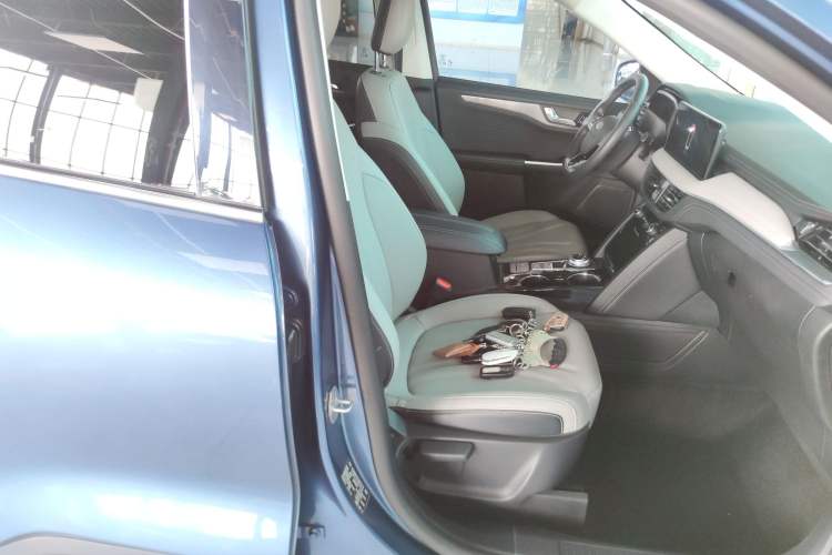 Used Ford Escape 2020 EcoBoost 245 Two-Wheel-Drive Titanium Edition Right Front Seat