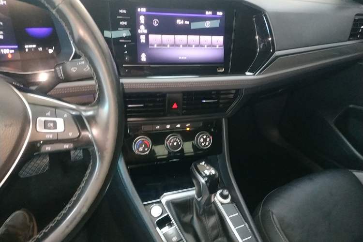 Used Volkswagen Sagitar 2021 280TSI DSG Comfort Connect Edition Audio And AC Panel