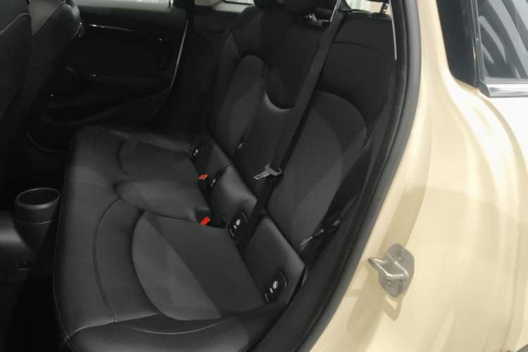 Used MINI MINI 2021 1.5T COOPER Classic Edition Five-Door Version
