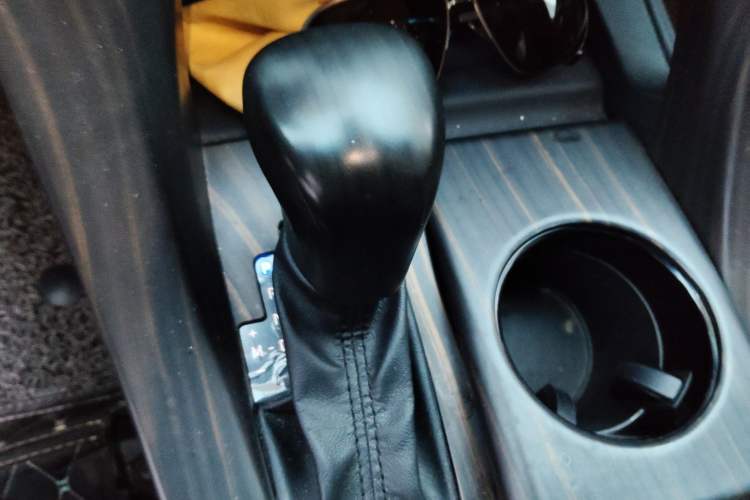 Used Toyota Avalon 2019 2.0L Ambition Edition China VI