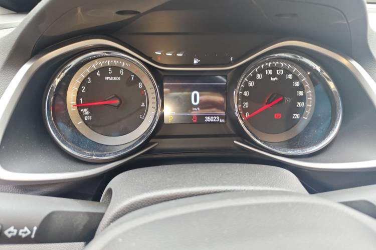 Used Chevrolet Orlando 2020 Light Hybrid Redline 530T Automatic Enjoyment Edition (5+2 Models)