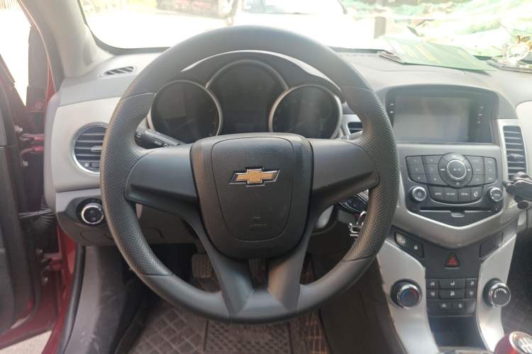 Used Chevrolet Cruze 2013 1.6L SL Sunroof Edition MT
