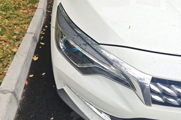 Used Venucia D60 2018 1.6L Manual Comfort Edition Right Front Headlight