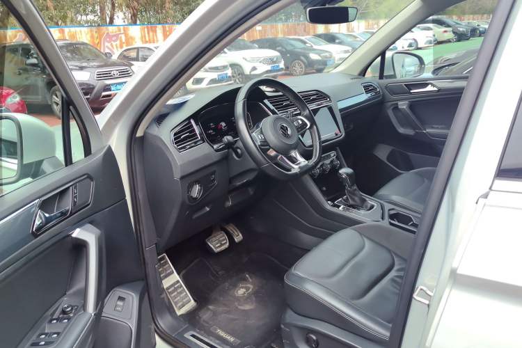 Used Volkswagen Tiguan L 2021 330TSI Automatic Two-Wheel Drive R-Line Enhanced Edition Driver Seat