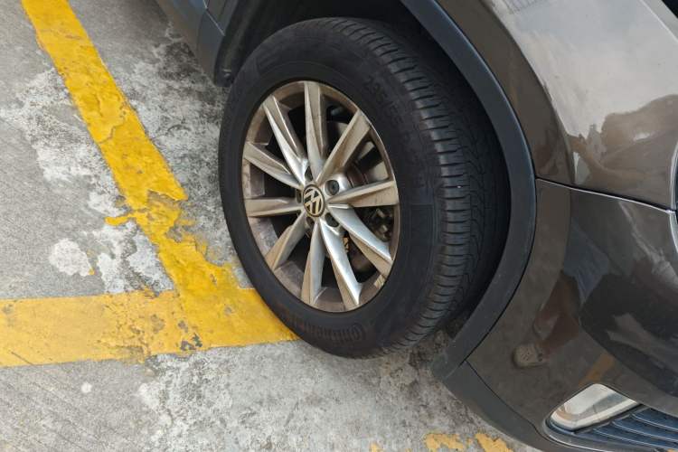 Used Volkswagen Tiguan 2016 300TSI Automatic Two-Wheel Drive Comfort Edition Right Front Wheel Hub