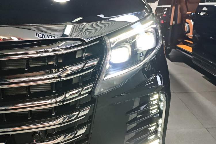 Used Mercedes-Benz V-Class 2024 V 300 L Long Wheelbase Prestige Edition Left Front Headlight