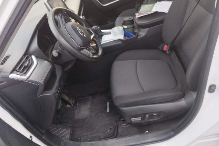 Used Toyota RAV4 2021 2.0L CVT Two-Wheel Drive Fashion Edition Left Front Seat
