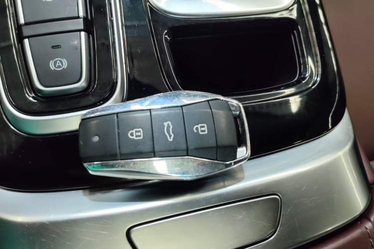 Used SOL QX 2021 300T DCT Deluxe Smart Connectivity Version