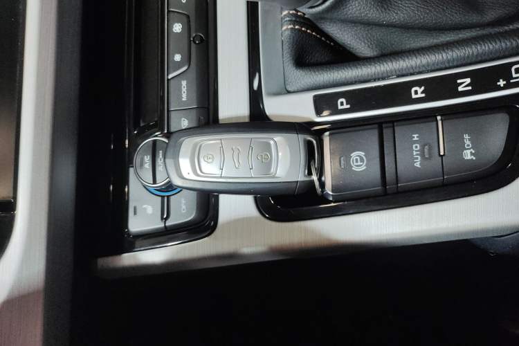 Used Geely Auto Emgrand X7 Sport 2016 1.8TD Automatic All-Wheel-Drive ZhiZun Edition Vehicle Key