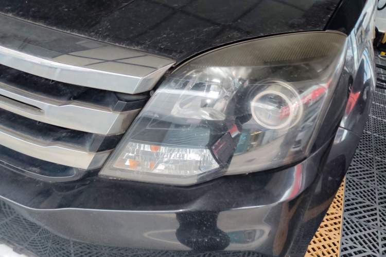 Used Haval H5 Classic 2016 Classic Edition 2.0T Manual Two-Wheel Drive Elite Model Left Front Headlight