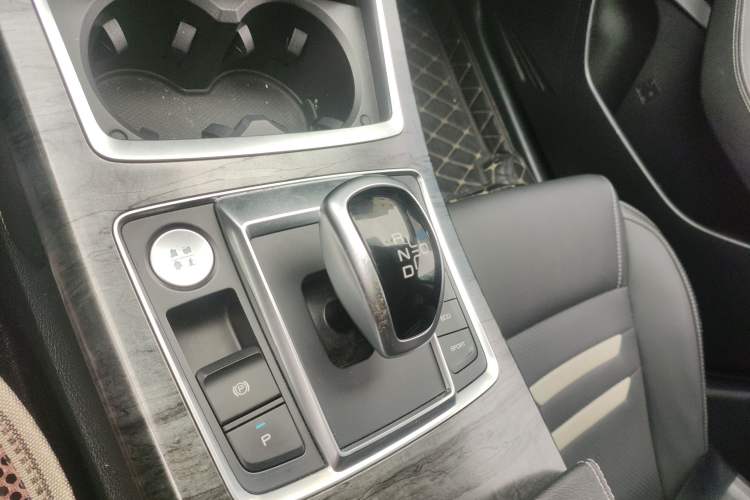Used BYD Qin Pro New Energy 2018 DM 1.5TI Automatic Smart Connect Dynamic Model Gear Lever