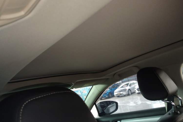 Used BYD Tang 2018 2.0T Automatic SmartConnect Prestige 7-Seater China V Standard Headliner