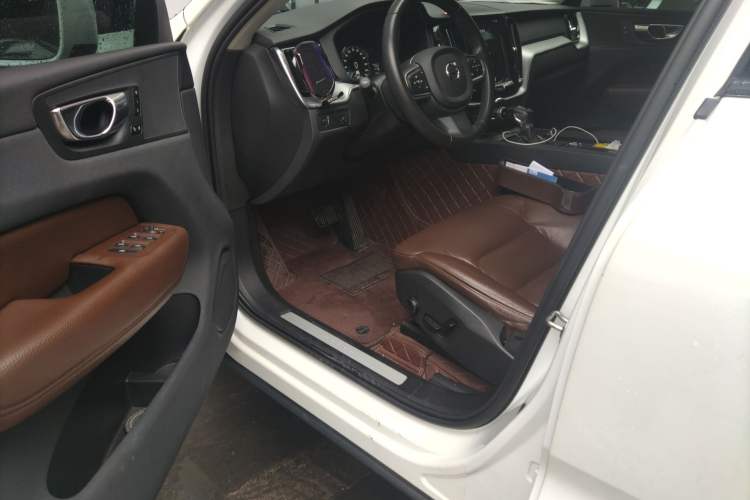 Used Volvo XC60 2019 T5 4x4 Smart Edition China V Standard Driver Seat