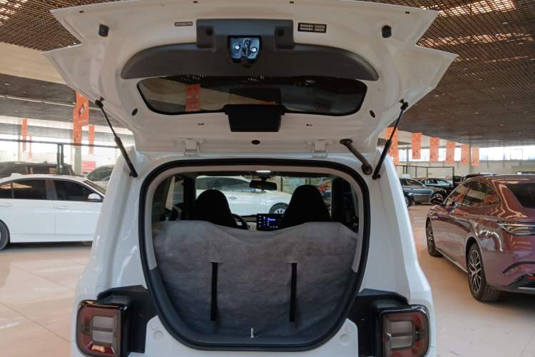 Used Geely Galaxy Panda 2024 Panda Mini 200km Endurance Bear Trunk