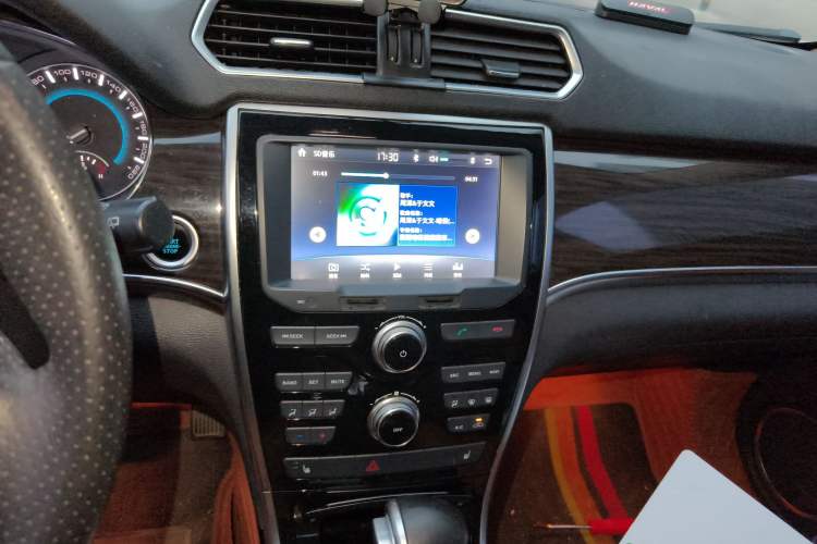 Used Haval H2 2015 1.5T Automatic Two-Wheel Drive Elite Edition Audio And AC Panel