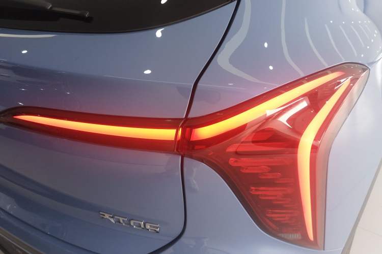 Used Hongqi Tiangong 06 2025 660 4x4 Smart Selection Edition Right Rear Taillight