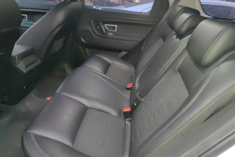 Used Land Rover Discovery Sport 2018 240 PS PURE Edition
