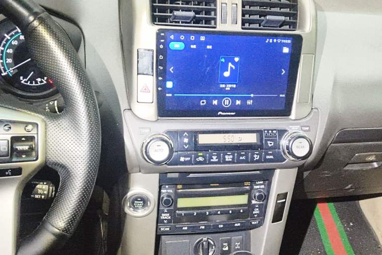 Used Toyota Prado 2010 4.0L Automatic TX-L Audio And AC Panel