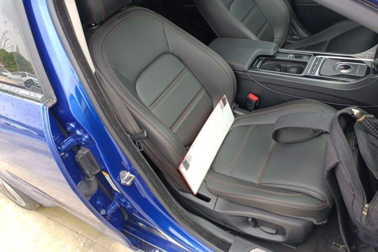 Used Jaguar XEL 2018 2.0T 200 PS Premium Edition Right Front Seat