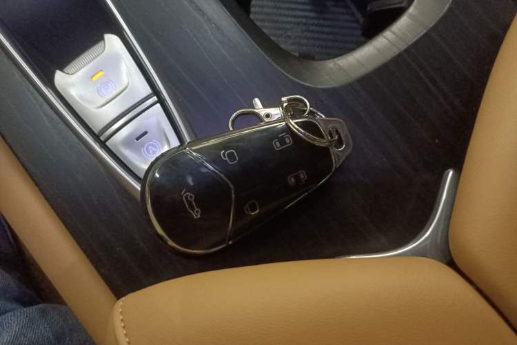 Used VOYAH Dream 2024 PHEV Extended-Range Premium Edition
