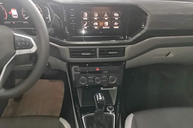 Used Volkswagen Tacqua 2020 1.5L Automatic Yue
