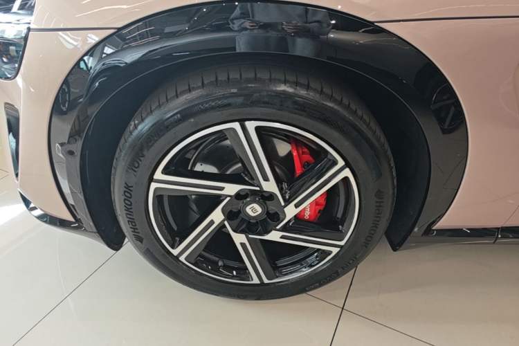 Used Xiaomi Auto YU7 2025 Ultra-Long Range High-Performance All-Wheel-Drive Max Edition
