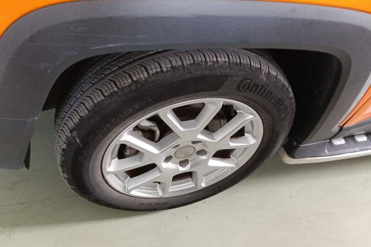 Used Jeep Renegade 2021 220T Automatic Elite Edition Left Front Wheel Hub