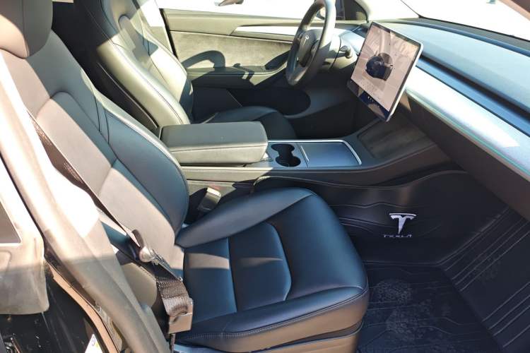 Used Tesla Model Y 2023 Rear-Wheel-Drive Version