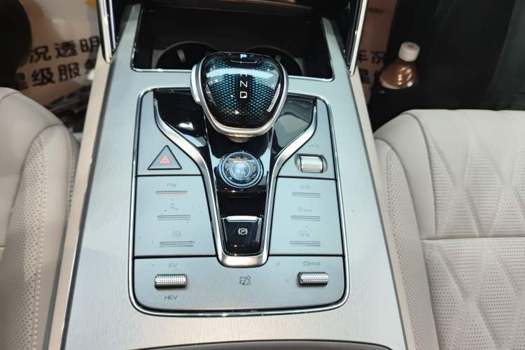 Used BYD Tang New Energy 2025 DM-i 115KM Prestige Model Gear Lever