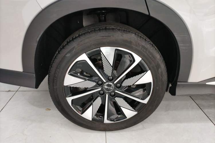 Used BYD Song PLUS New Energy 2025 EV 520km Luxury Version
