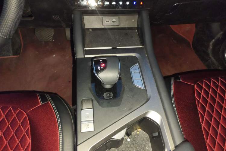 Used JETOUR X90 PLUS 2023 1.6TD DCT Flat-Platform + 5 Seats
