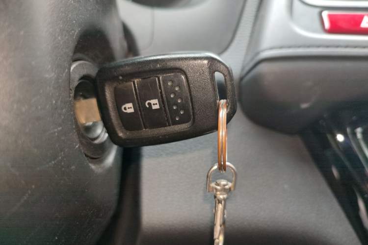 Used Honda Vezel 2015 1.5L CVT two-wheel drive Comfort trim Vehicle Key