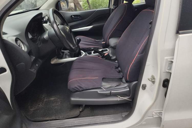 Used Nissan Navara 2017 2.5L Manual Two-Wheel Drive Standard Edition QR25